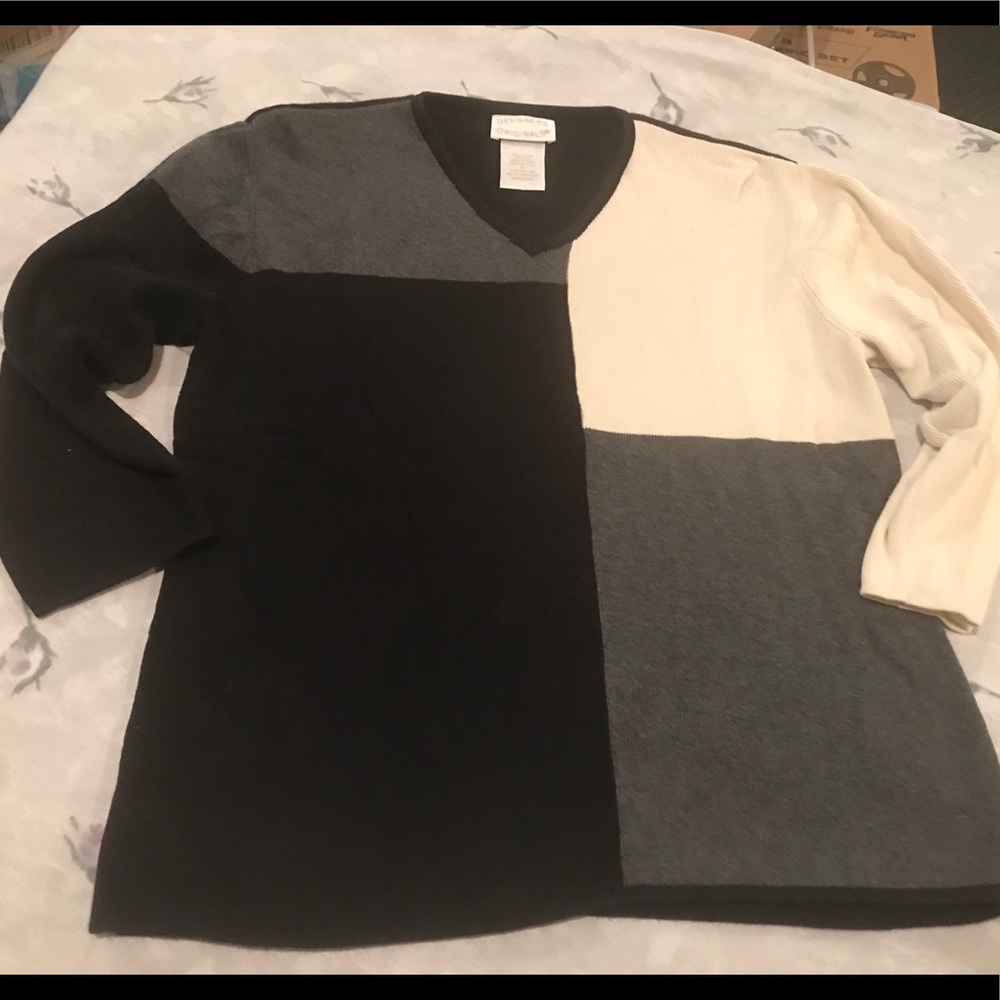 Designers Originals women’s sweater, M